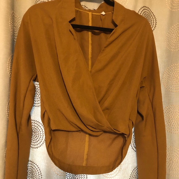 Aritzia Tops - Aritzia (Babaton) Long Sleeve Blouse
